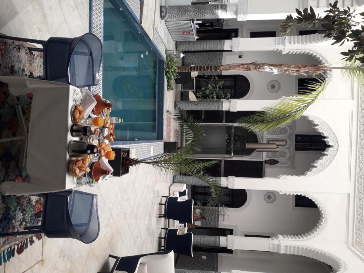 ริอ๊าด บรายา Hotel เฟส ภายนอก รูปภาพ